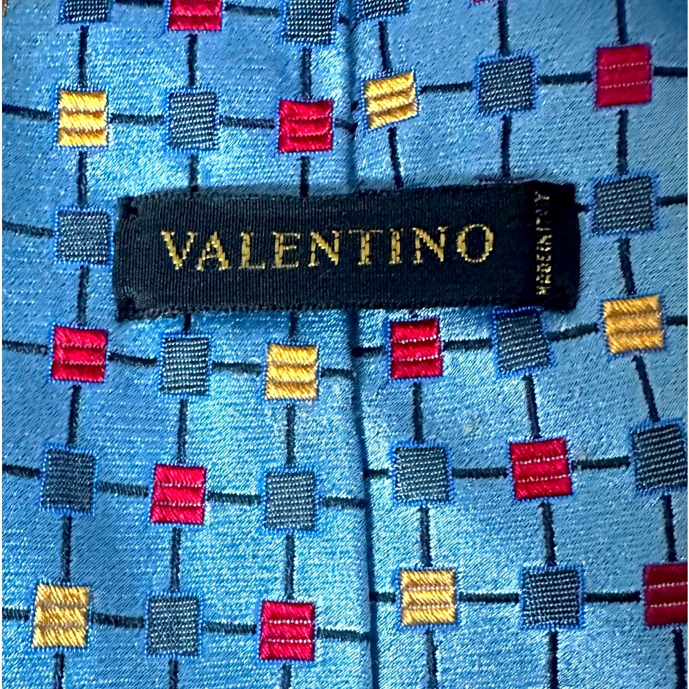 Gorgeous Valentino Tie 100% silk